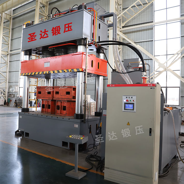 1200噸四柱液壓機車間實物 1200噸四柱液壓機車間實物